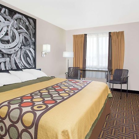 Super 8 By Wyndham Bloomfield Hotel Buitenkant foto