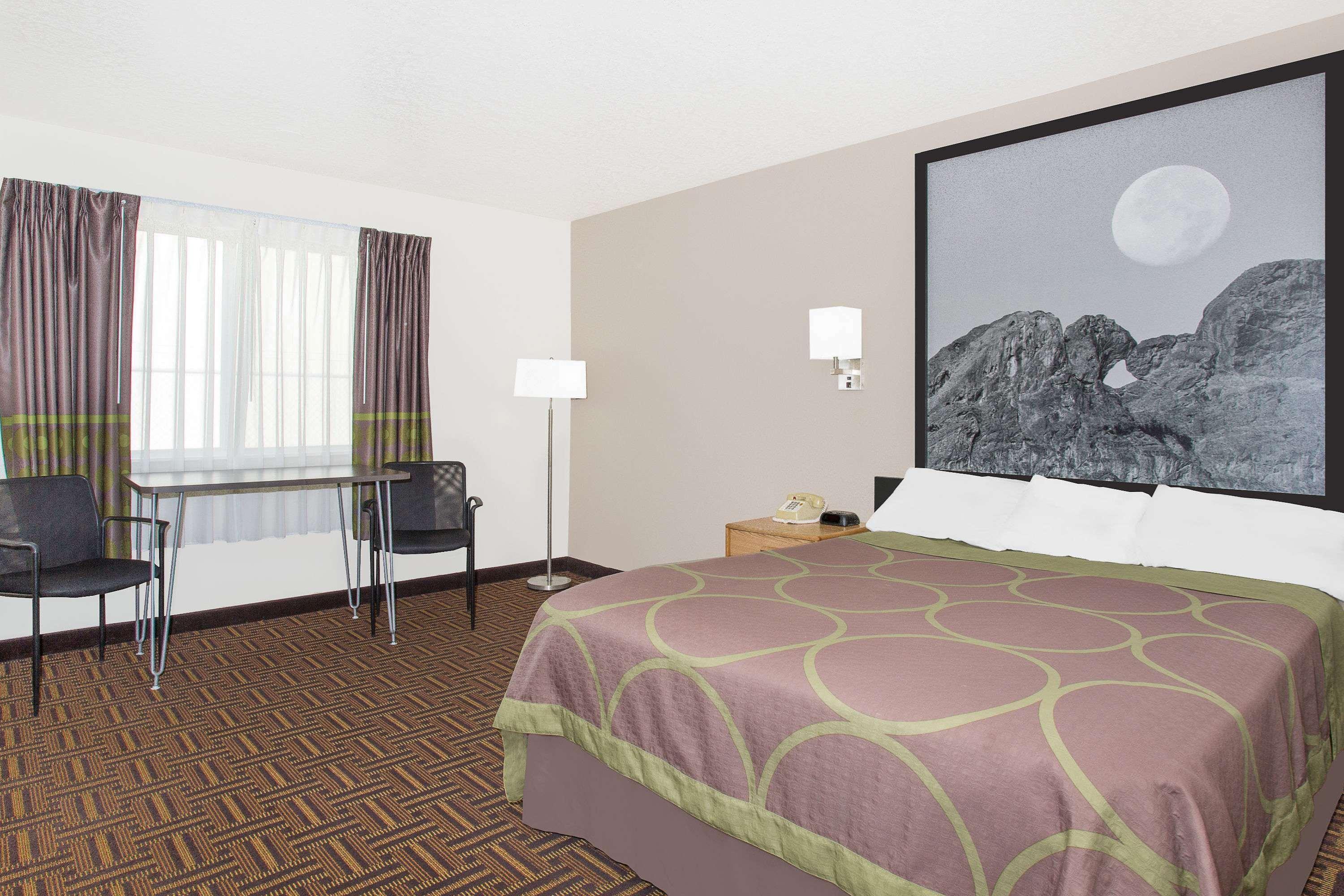 Super 8 By Wyndham Bloomfield Hotel Buitenkant foto